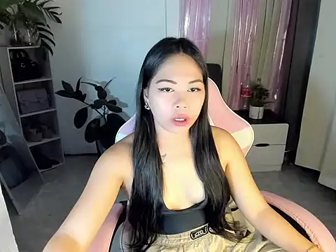 Ursweetyshaine online show from April 10, 11:33 pm