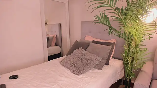 Iriana Vexz online show from March 14, 1:12 pm