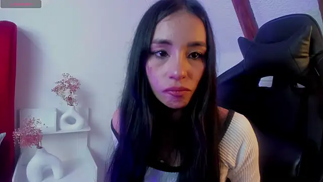 Chloe Miller 2 online show from August 8, 4:09 am