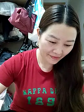 Jennie dogy online show from May 8, 1:14 pm