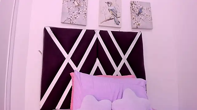 ninameduxx online show from July 17, 5:23 am