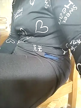 LiilyZi online show from February 25, 4:00 am