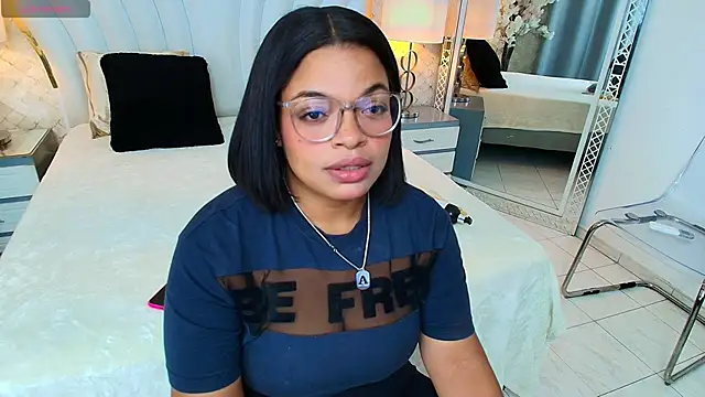 YazminJenner online show from April 24, 5:10 am