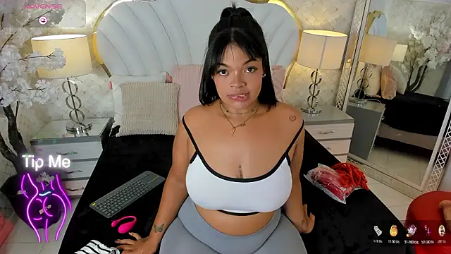 YazminJenner online show from March 25, 5:33 am