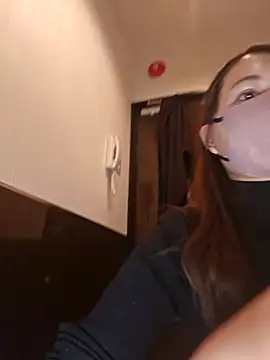 5SAAa online show from March 28, 6:46 am