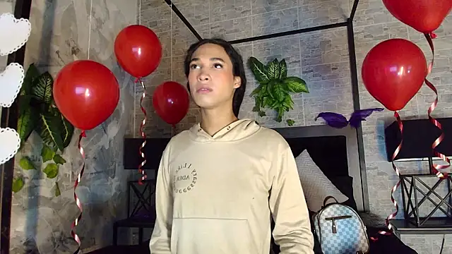 Chloee  Adams online show from February 10, 12:30 pm