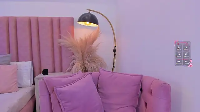 im lily  online show from March 28, 1:10 pm