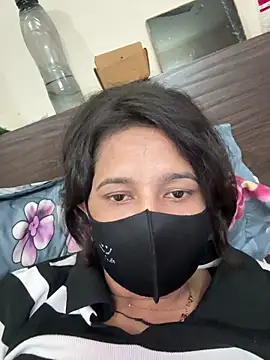 raavigirl online show from February 26, 6:12 am