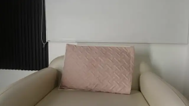 Sharlo Alvarez online show from February 25, 8:18 pm