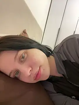  luna fox  online show from February 9, 7:49 pm