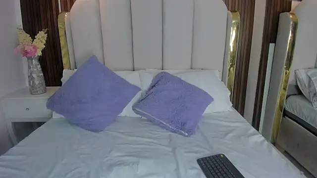 Emily Harpeer online show from April 12, 12:08 pm