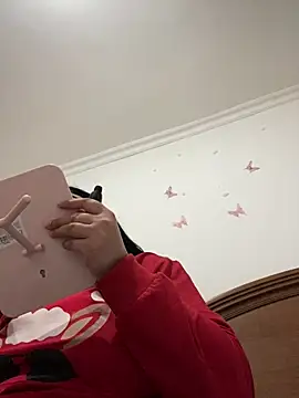 Amber Sinn online show from April 8, 11:29 pm