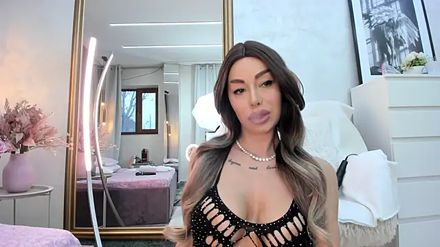 ElinaMoon  online show from February 13, 6:59 am