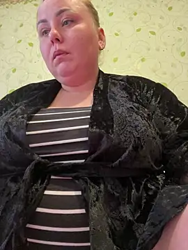 Mommy-girl-Lola online show from May 2, 8:06 am