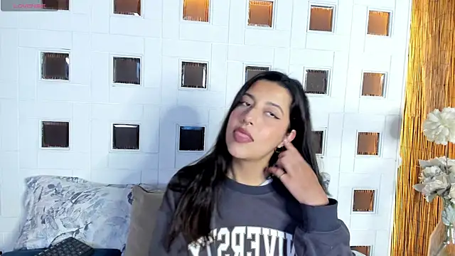 novaa velvet online show from April 17, 10:23 pm