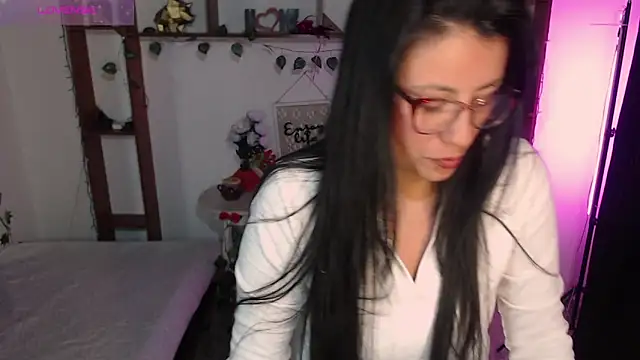 QueenRose94 online show from March 31, 1:22 pm