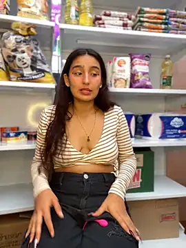 -BabyLuna online show from March 14, 1:23 pm