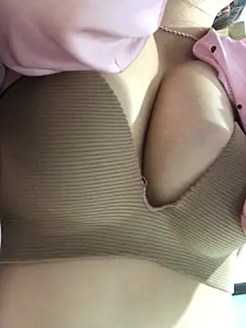 cuty lusy online show from April 6, 2:07 pm