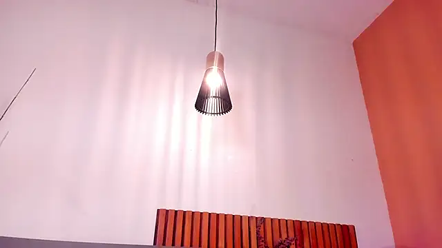 AndraCyruss online show from March 19, 1:21 am