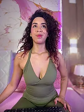 Woo isDaphne online show from March 12, 9:17 pm