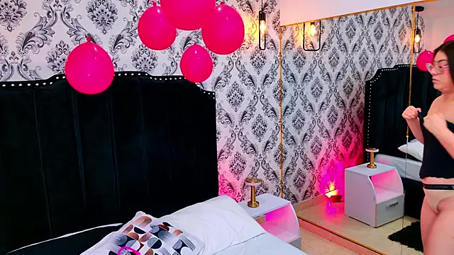 Mia Reize online show from February 23, 12:37 pm