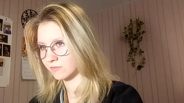 RunawayBr1de online show from February 24, 3:10 pm