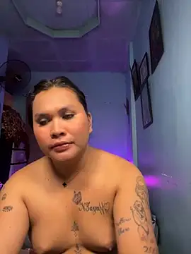 hollynicole online show from April 23, 11:28 am