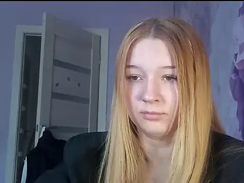 ChantayCambronne online show from May 1, 12:08 pm