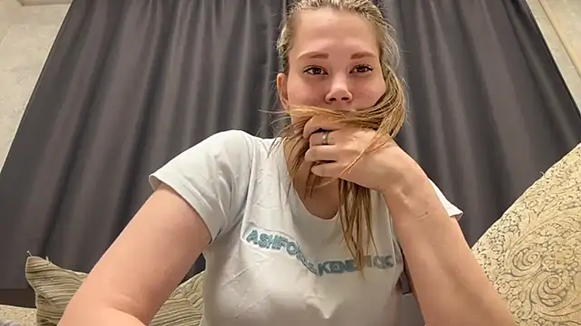 Lunexia Kysstoria online show from April 20, 2:31 pm