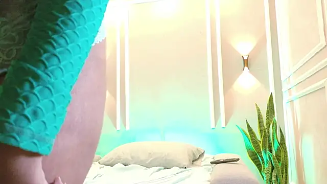 SuzyFox  online show from March 2, 10:04 pm