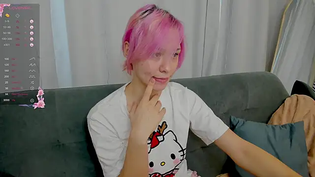 EmilyTrase online show from April 4, 1:15 am