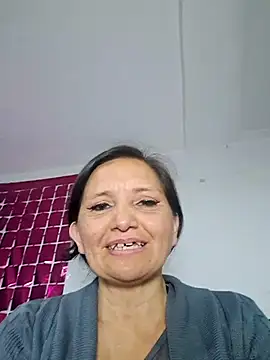 Alexamontiel  online show from April 14, 11:05 pm