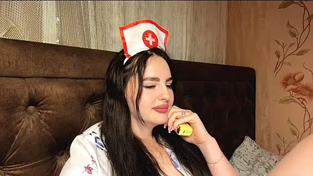 charmybae online show from February 25, 4:05 pm