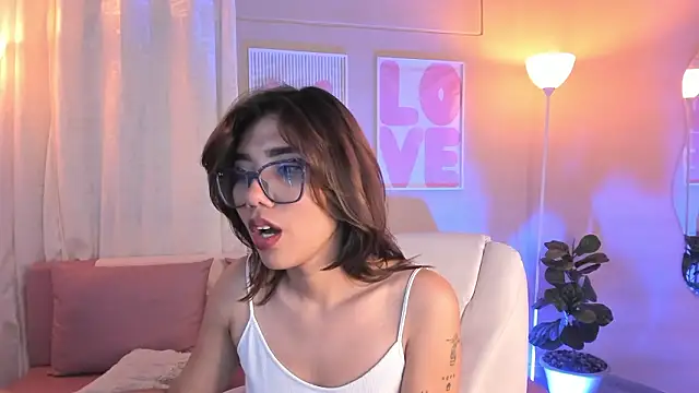 LiliteaseX online show from February 21, 7:58 pm