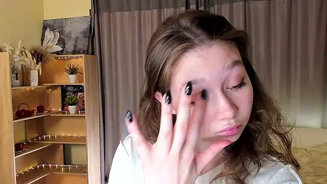 HolliBillig online show from April 7, 7:16 pm