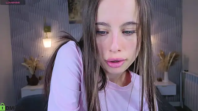 kristi kitss online show from April 28, 9:02 am