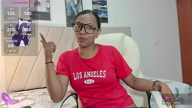 samaraa smith1 online show from April 13, 12:17 pm