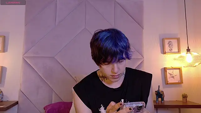 Sateh and Hikary online show from March 31, 9:48 pm