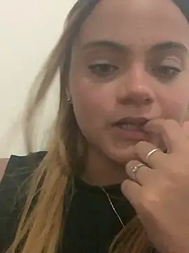 ayla0881 online show from March 18, 8:58 pm