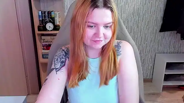 AnitaXVine online show from February 12, 6:20 pm