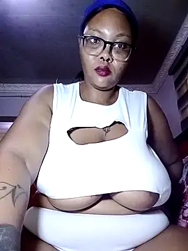 ShantelBootyBoobs online show from April 22, 6:10 am