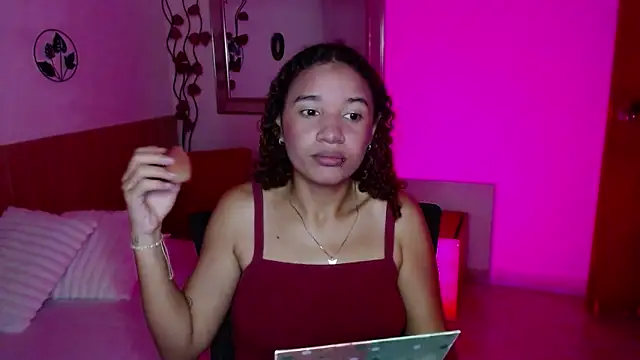 Alice Grinnerk online show from April 21, 1:40 pm