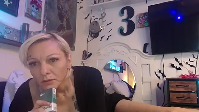 slutslave333 online show from April 23, 9:39 pm