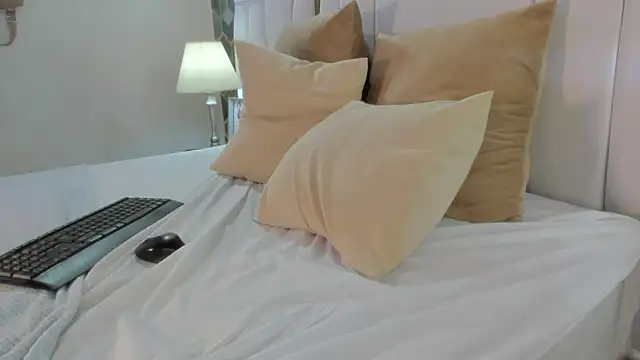 antonella moon7 online show from March 23, 8:31 am