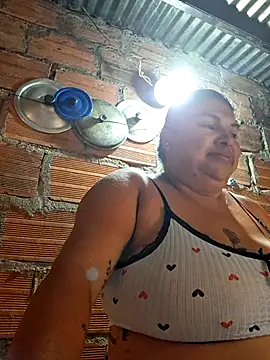 Juli Powl online show from March 5, 12:45 pm