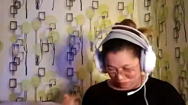 TennieReichow online show from March 16, 12:42 pm