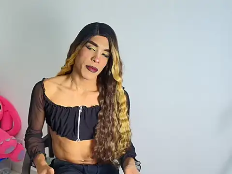 DollsKiara online show from April 5, 1:59 am