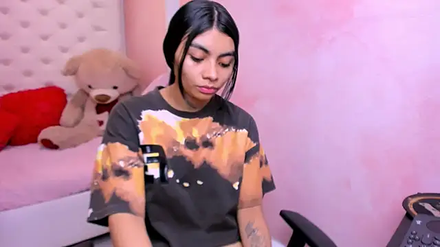 eimmy  skinny online show from March 26, 11:50 pm