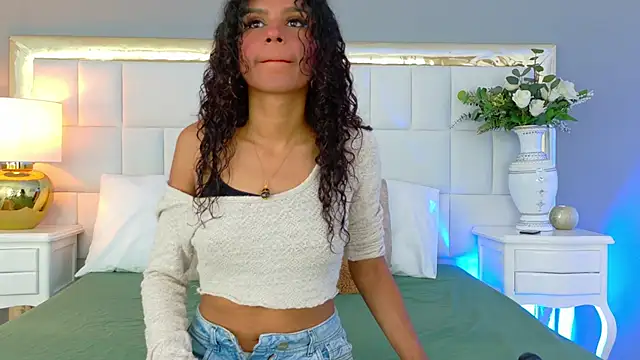 AraLewis online show from March 12, 4:26 am