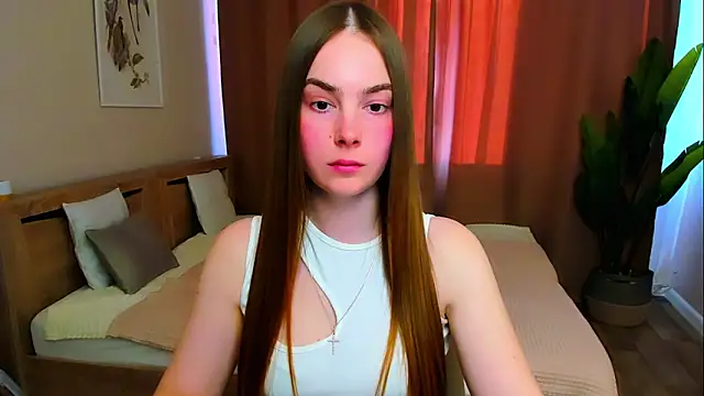 Maddy Wood  online show from April 2, 4:04 pm